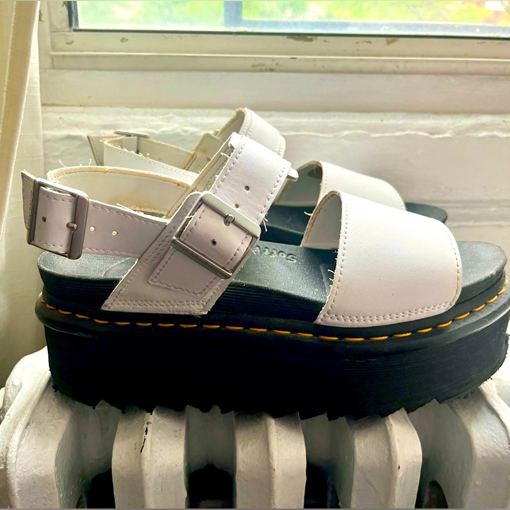 Size 10 white leather platform Dr. Martens Sandals